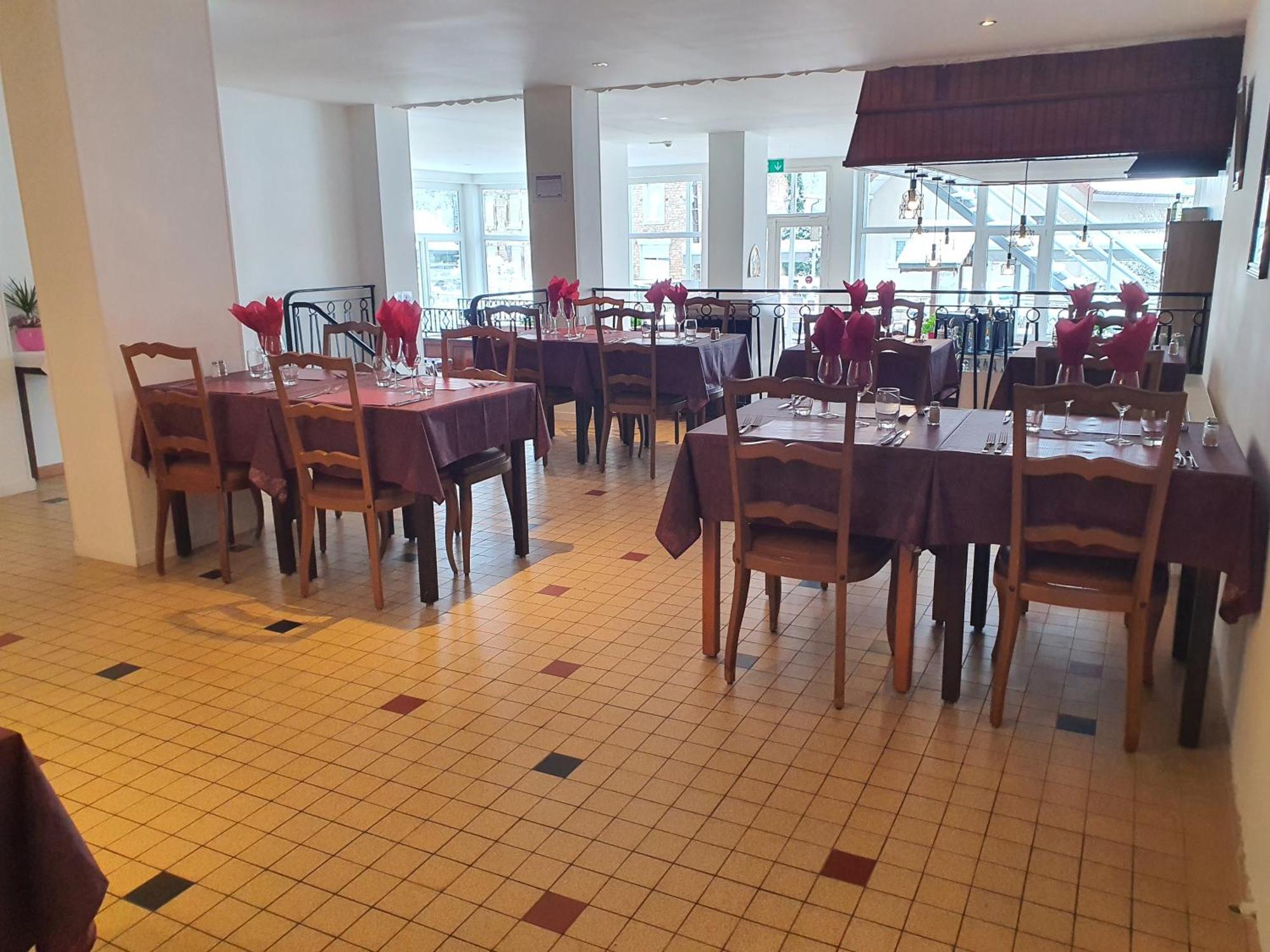 Hotel De La Promenade แบ็ง-เลส์-แบ็งส์ ภายนอก รูปภาพ